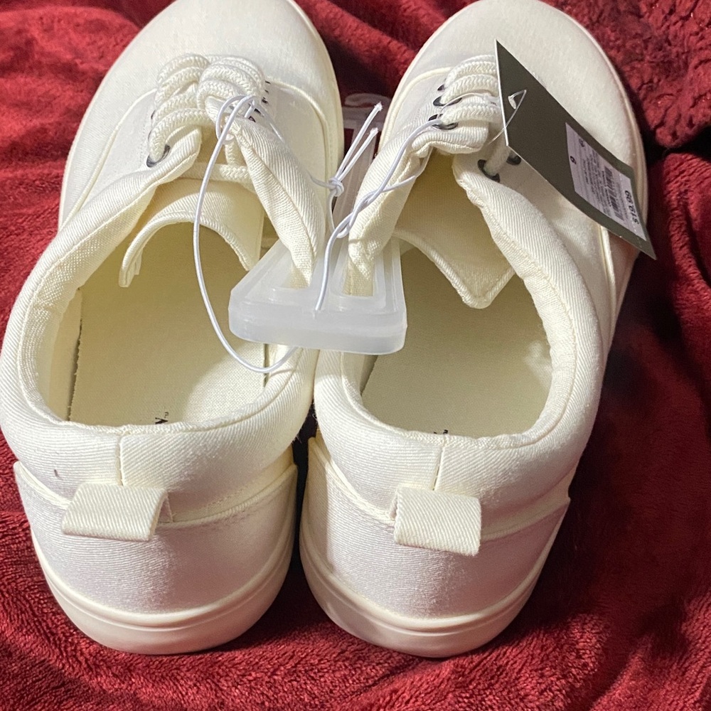 Goodfellow & Co Cream Sneakers - Picture 3 of 7